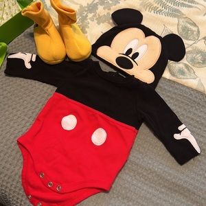 Brand new Mickey Mouse Disney Halloween Baby Costume 0-3 months